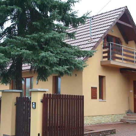 Treasure Deluxe House Apartment Miskolc Luaran gambar