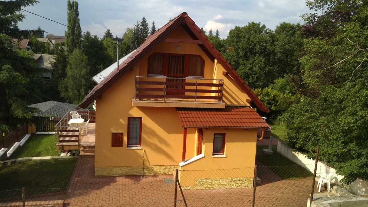 Treasure Deluxe House Apartment Miskolc Luaran gambar