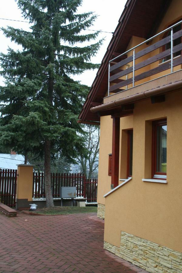 Treasure Deluxe House Apartment Miskolc Luaran gambar